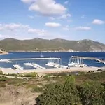 アパートホテル Residenza Locci - & テウラーダ