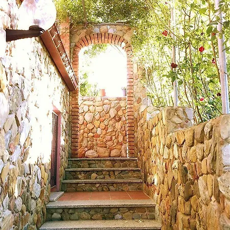 & - Residenza Locci 3*