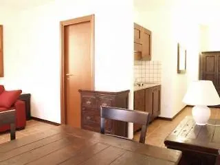 Residenza Locci - Rooms&apartments 3*